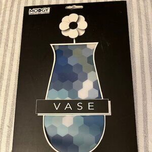 Modgy Expandable Reusable Collapsible Vase “Bizzy B” 10” x 6.75”